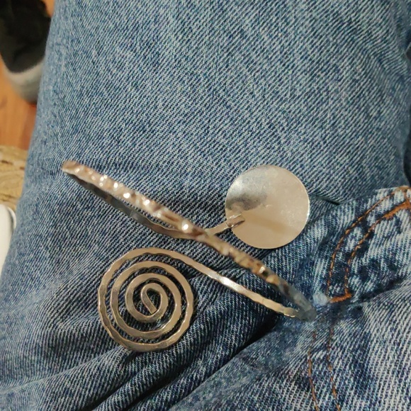 Silver arm cuff - Picture 4 of 4